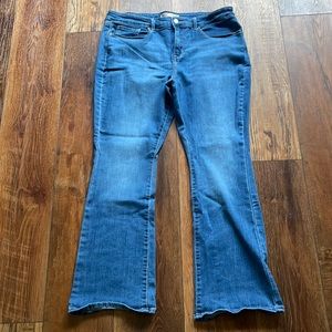 Signature by Levi Strauss. Size 16S. Midrise bootcut jeans. Excellent condition!
